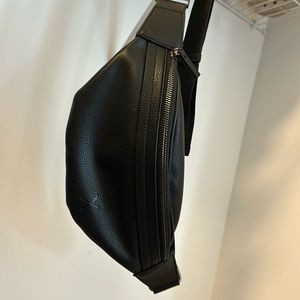 Express black fannypack